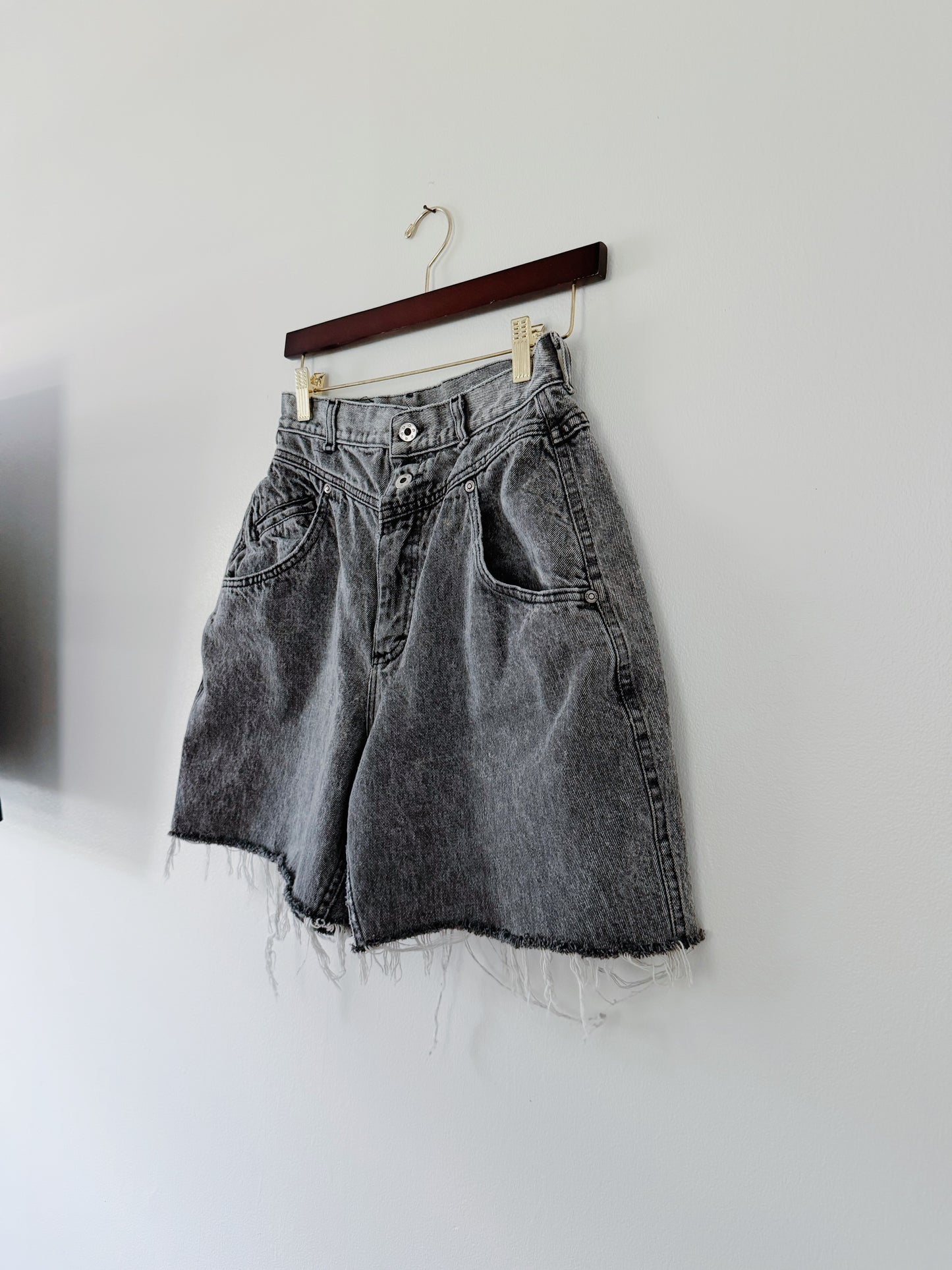 Grey Acid Wash Vintage Shorts (28x5)