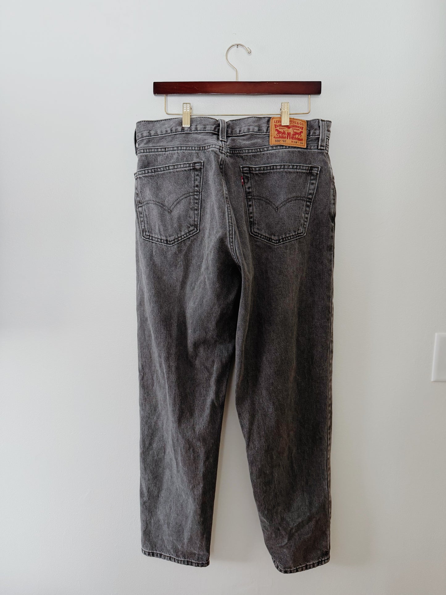 Levi 550 Jeans (34x32)