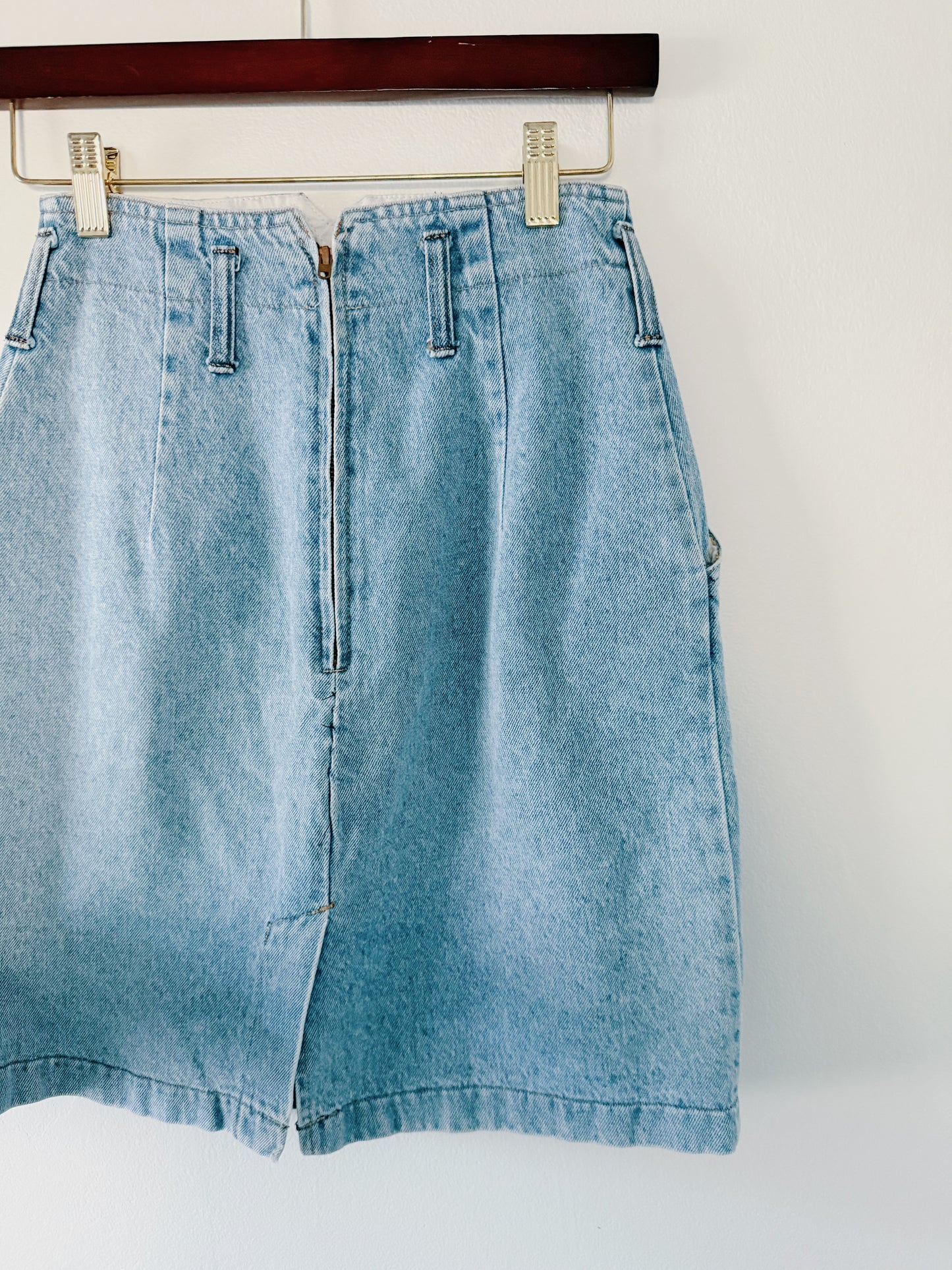 Vintage Denim Skirt (24x19)