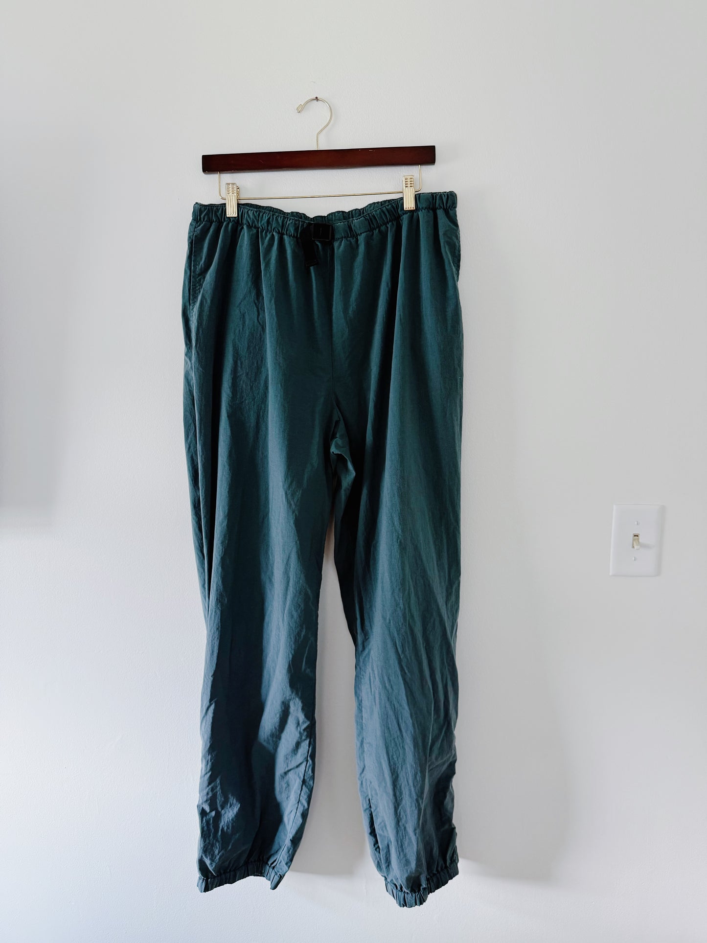 Columbia Hiking Pants (L)