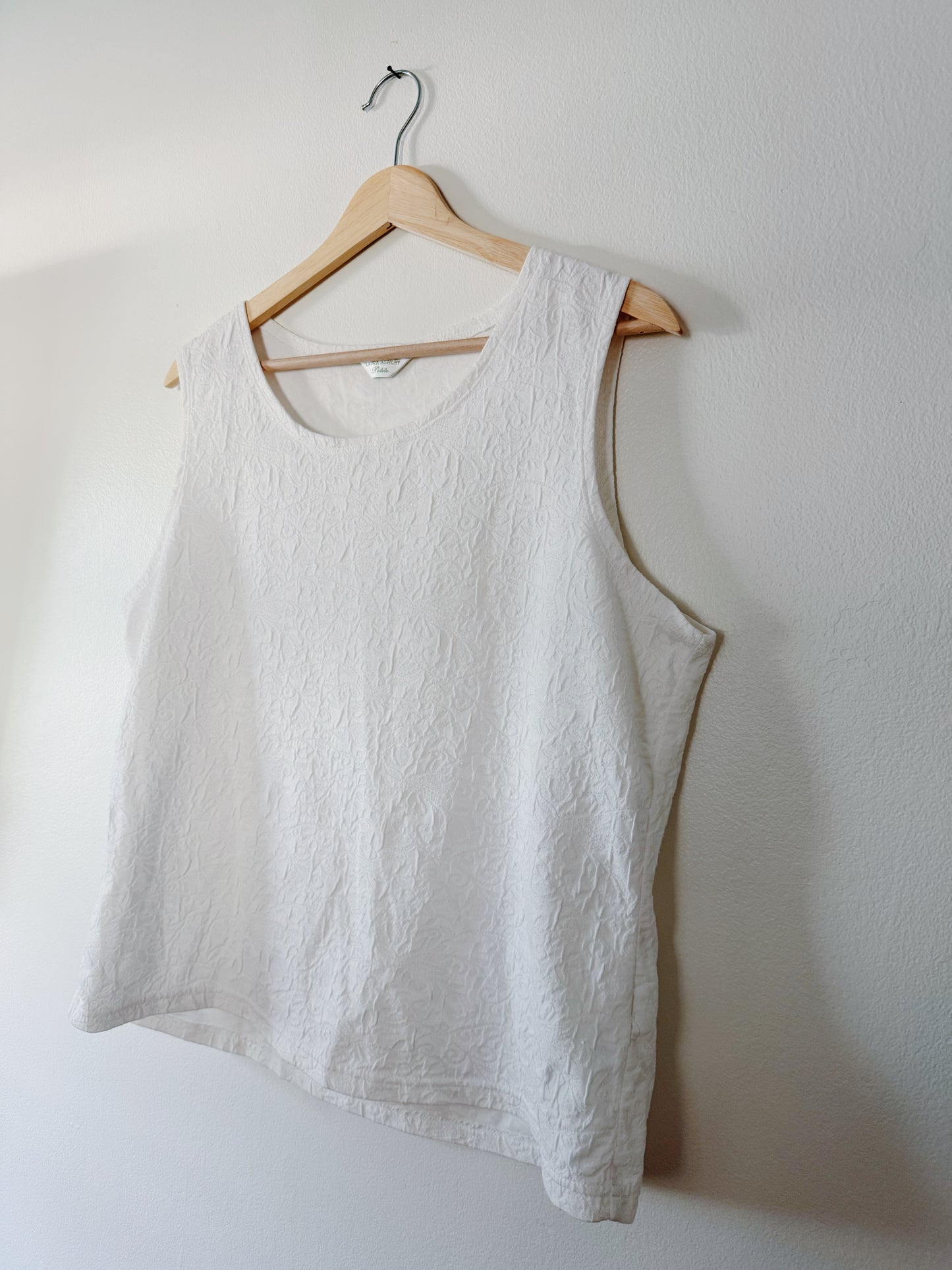 White Tank (L)