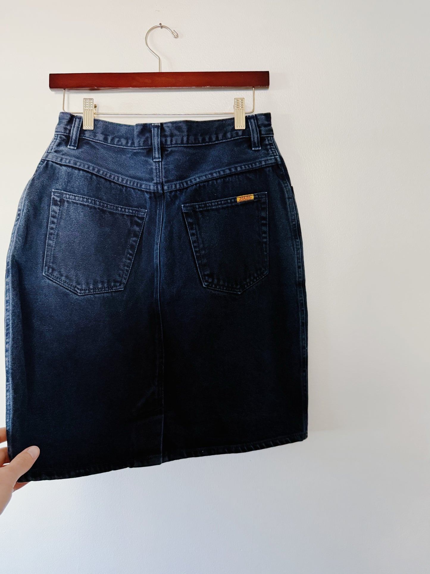 Vintage Dark Wash Denim Skirt (29x21)