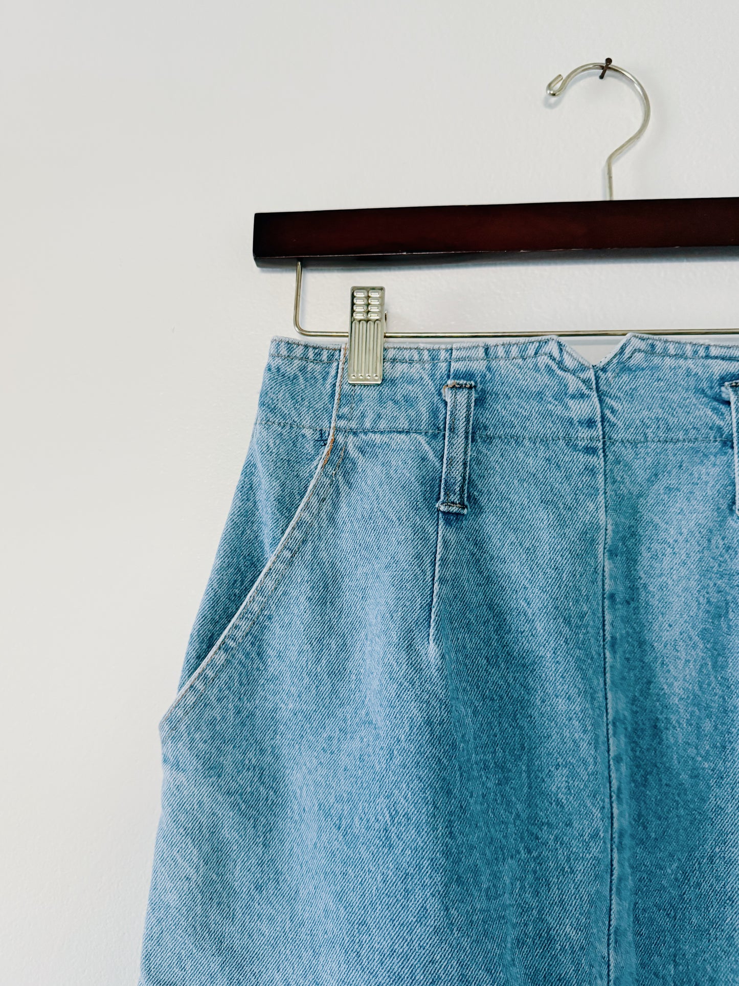 Vintage Denim Skirt (24x19)