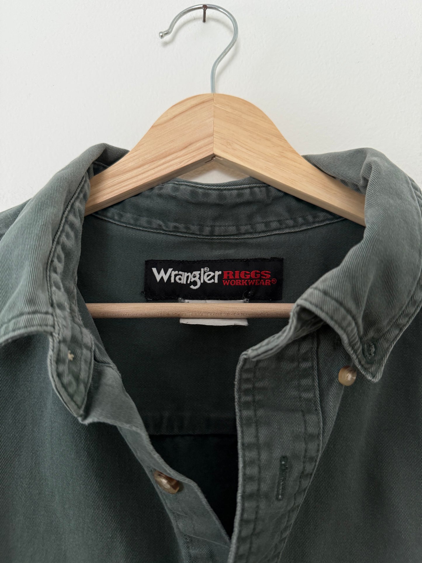 Wrangler Embroidered Trout Button Up (XL)