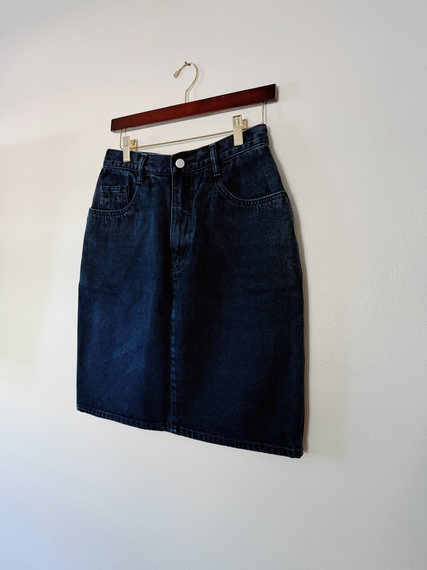 Vintage Dark Wash Denim Skirt (29x21)