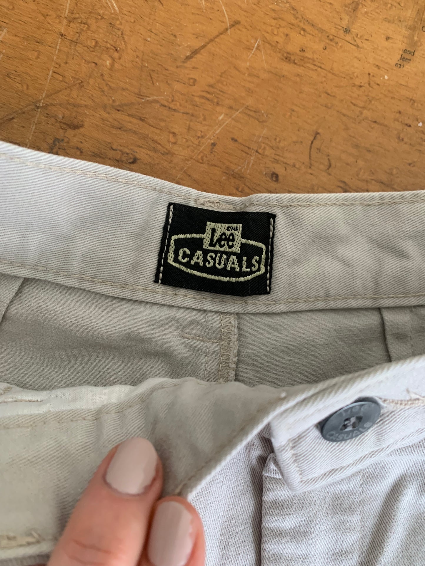 Vintage Lee Khaki Shorts (26x4)