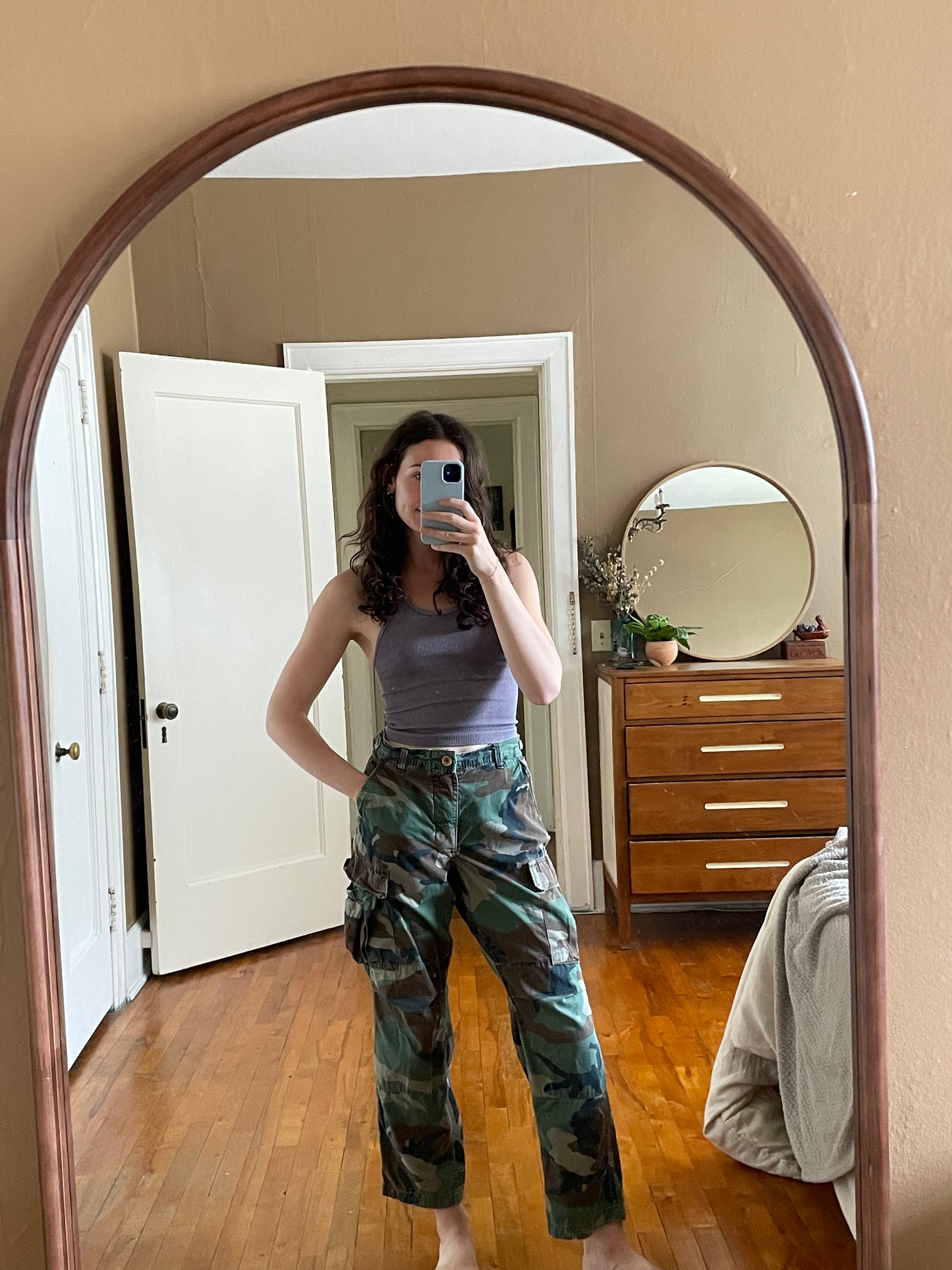 Vintage Camo Pants (26.5x 27 in)