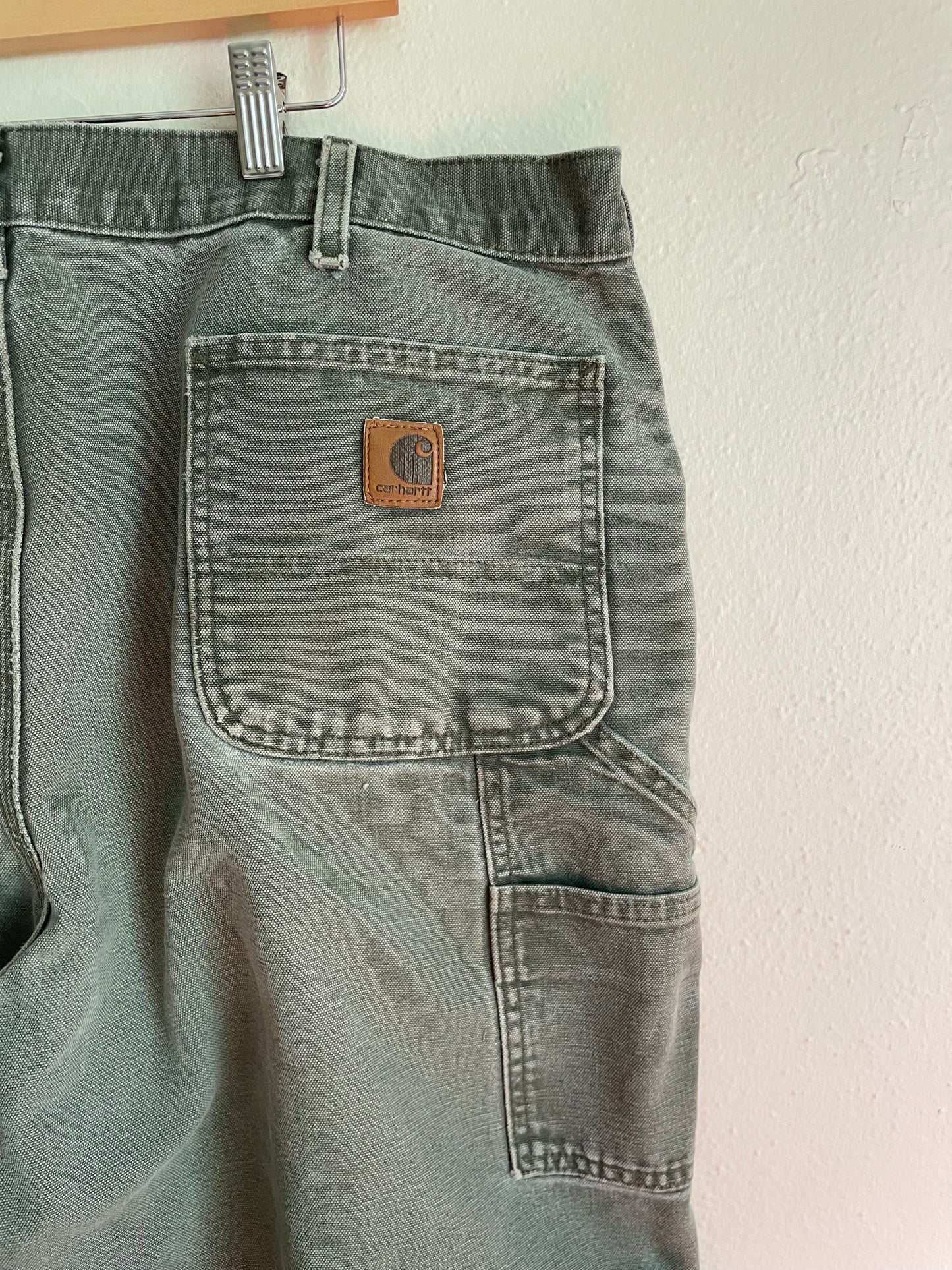 Green Carhartt Jeans (40x29)
