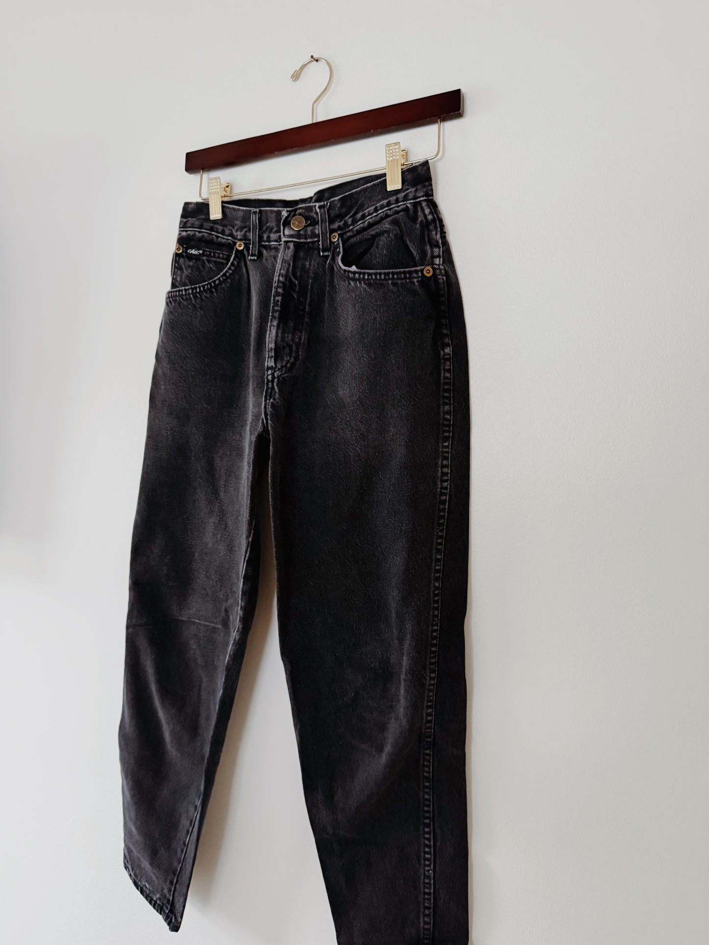 Black Mom Jeans (26x27)