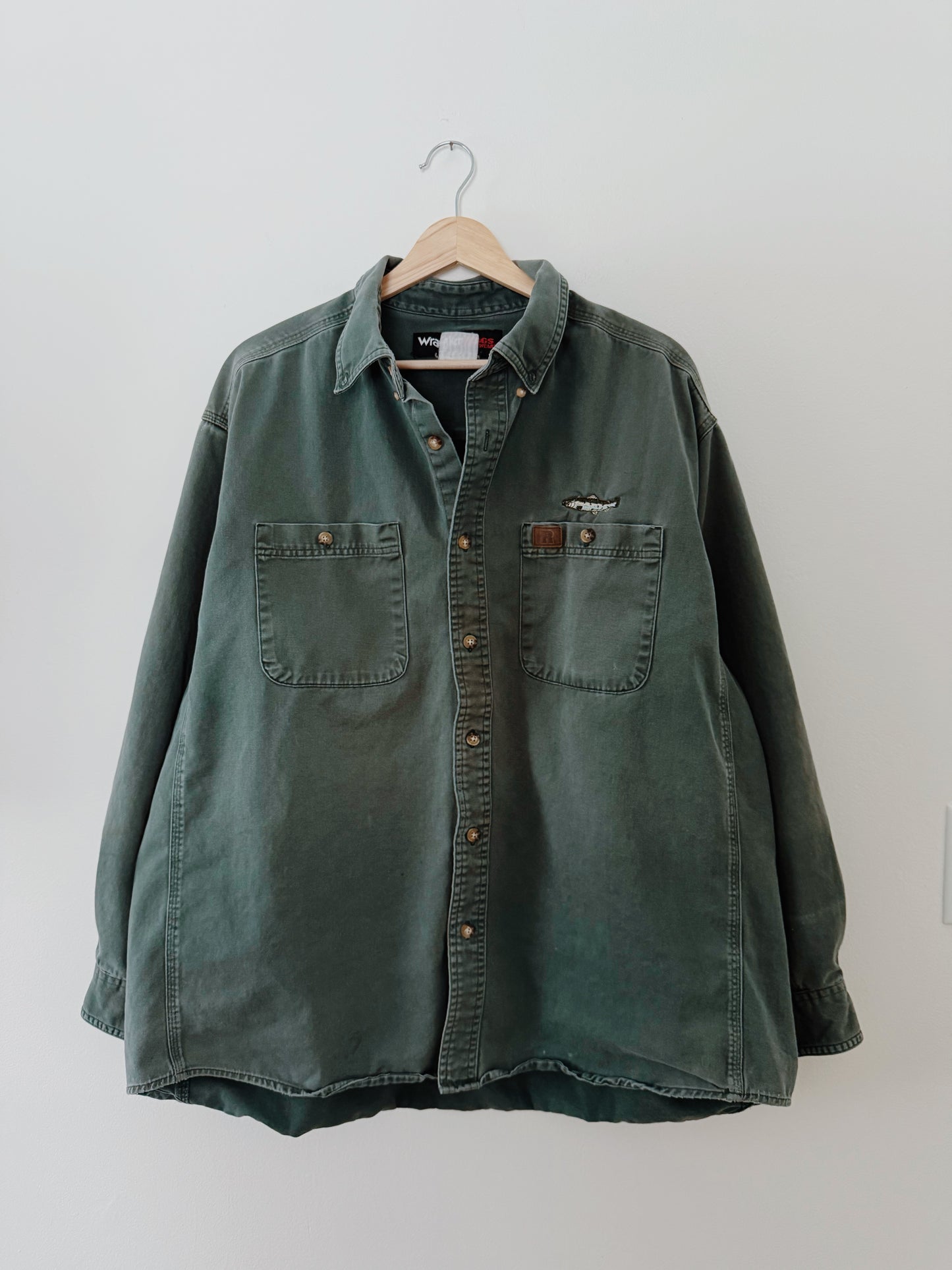 Wrangler Embroidered Trout Button Up (XL)