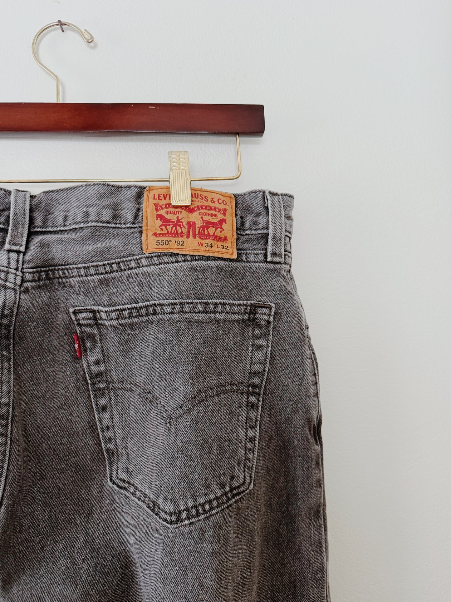 Levi 550 Jeans (34x32)