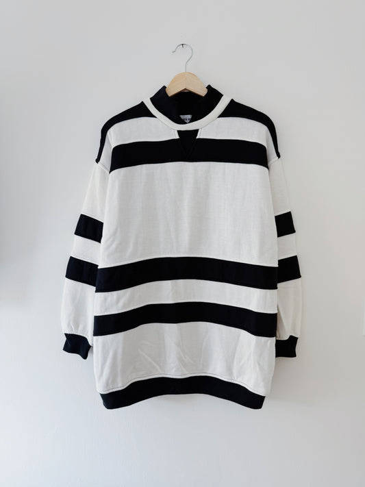 Black and White Crewneck (M)