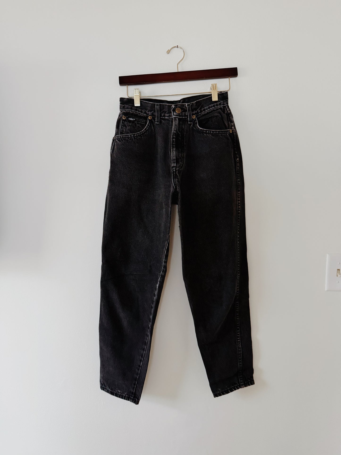 Black Mom Jeans (26x27)