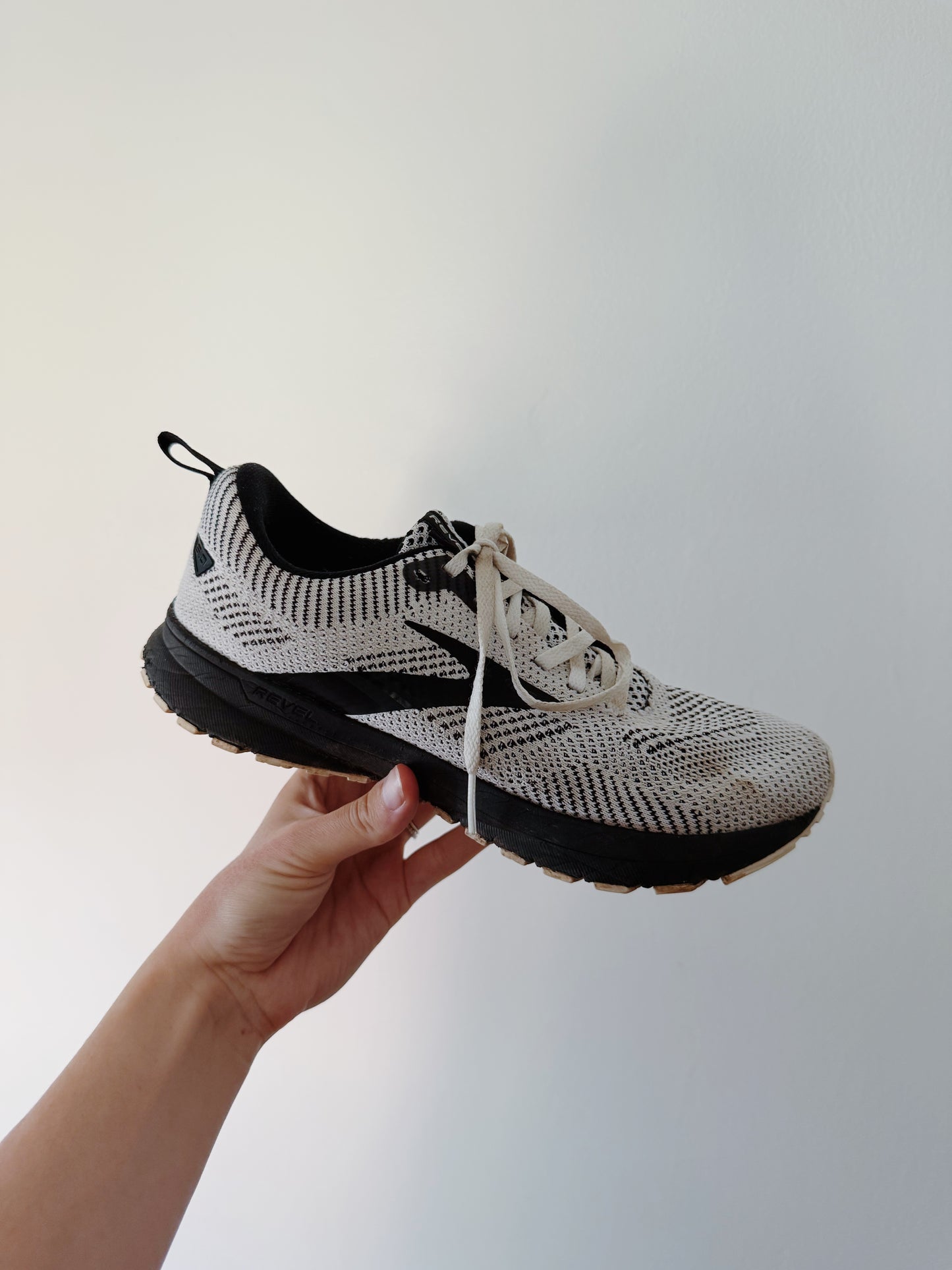 Brooks Running Shoes (8.5)