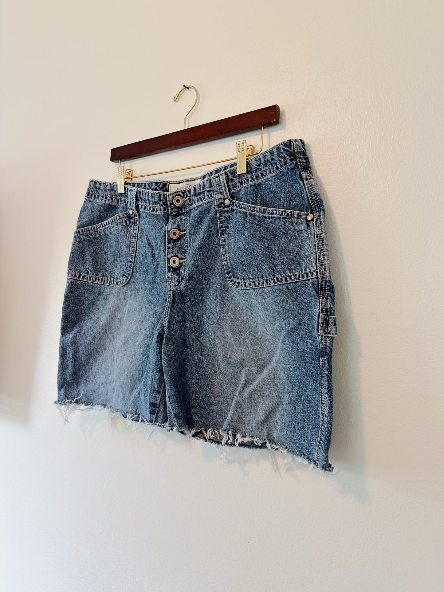 Carpenter Style Cut Off Shorts (36x6)
