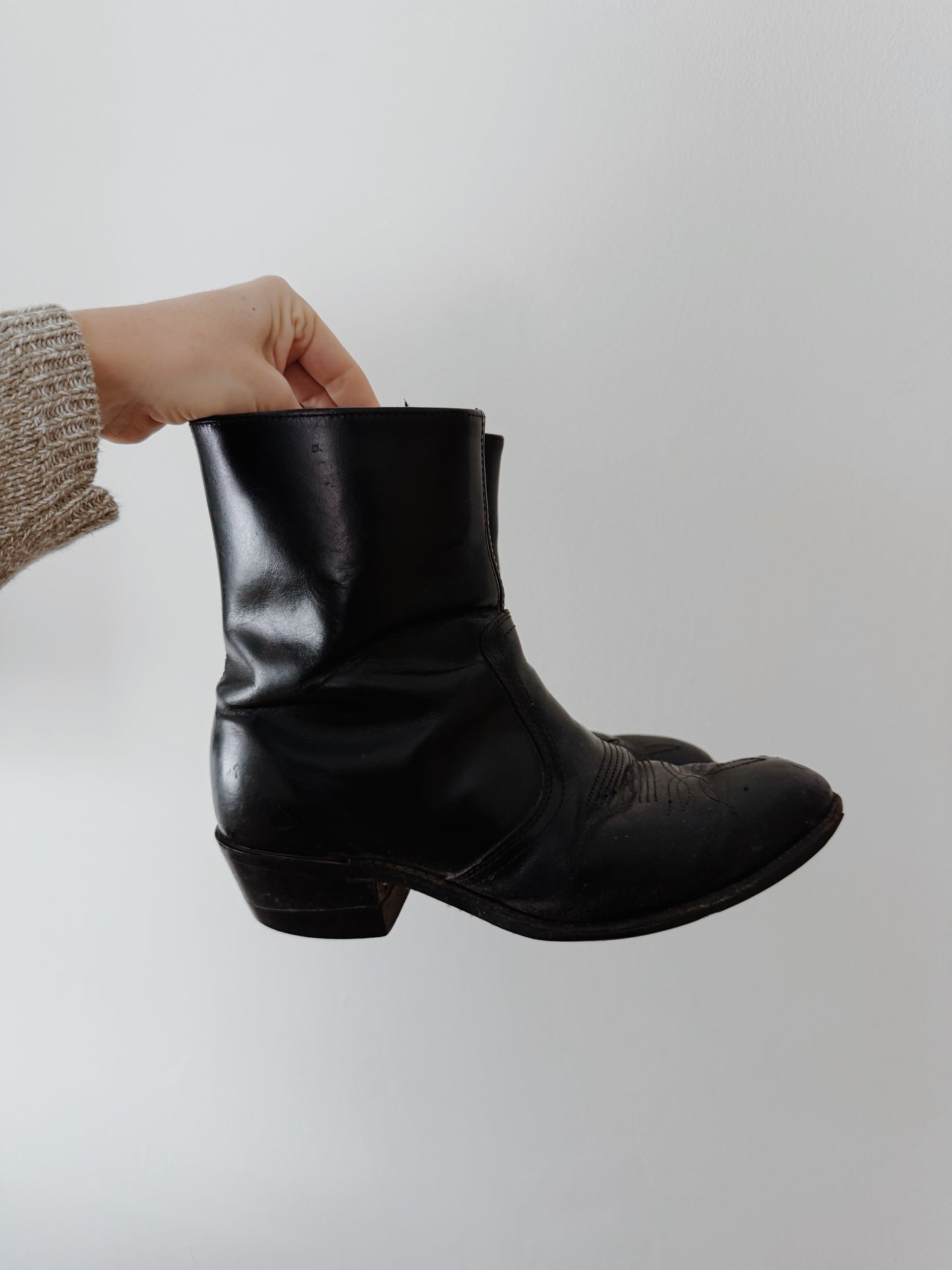 Black Cowboy Boots (M8.5)