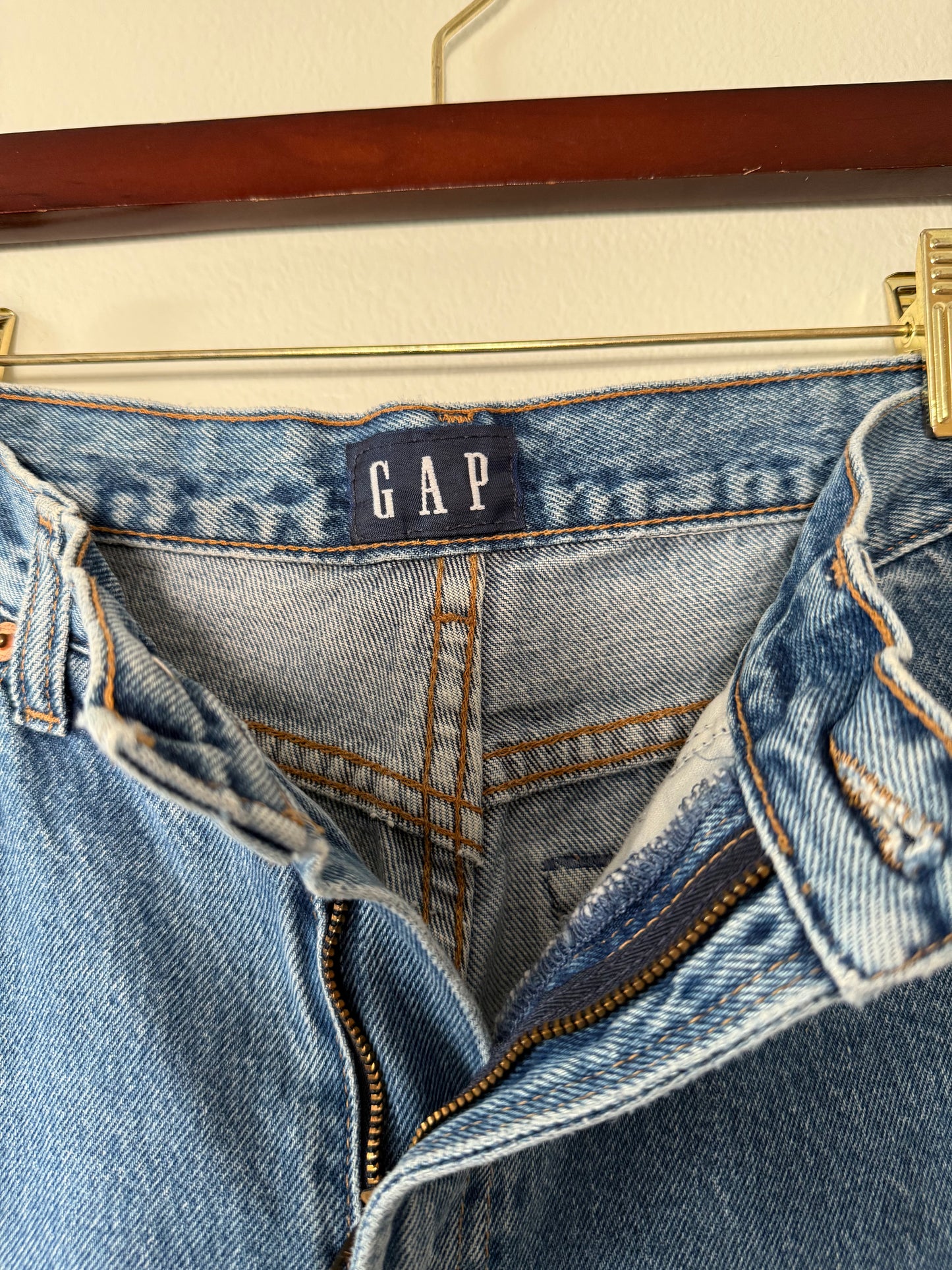 Gap High Rise Mom Jeans (28x30)