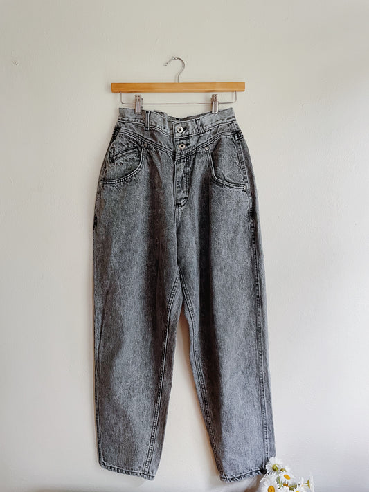 Vintage High Rise Lee Jeans (28x28)