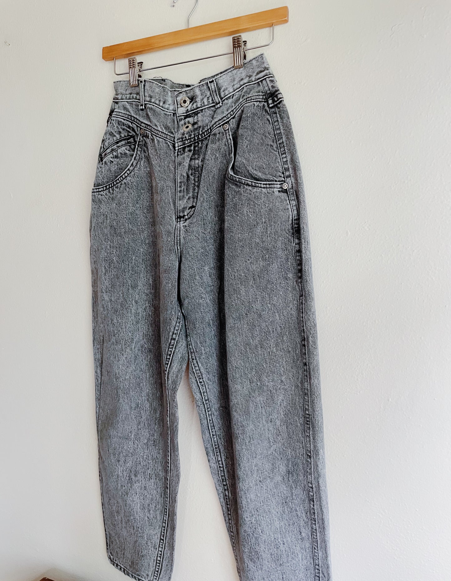 Vintage High Rise Lee Jeans (28x28)